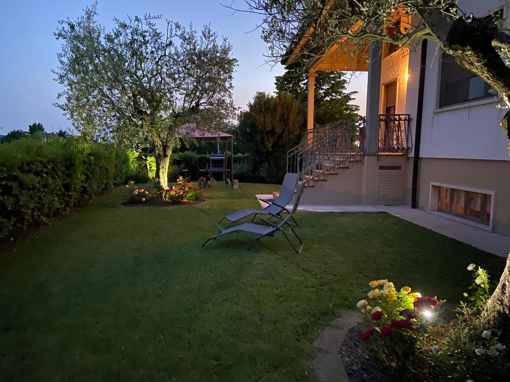 Casa Luigi - Appartamenti A Peschiera Del Garda Habitación foto
